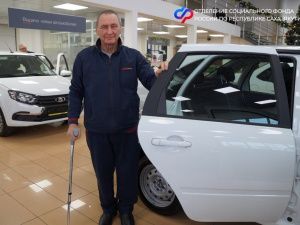 Пострадавшим на производстве якутянам предоставлены новые автомобили LADA Granta
