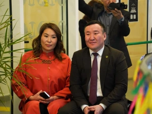 В SMART-библиотеке Якутска открыли стенд выдающегося писателя Николая Неустроева