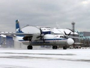 В аэропорту Якутска спецмашина повредила винт самолета