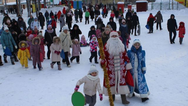 В городском парке «приземлились» сказочные персонажи