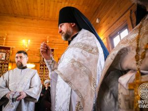 В Лазареву субботу Архиепископ Роман совершил Литургию в Спасском монастыре