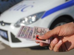 В Якутии в кабинете начальника районной ГИБДД обнаружили поддельные права