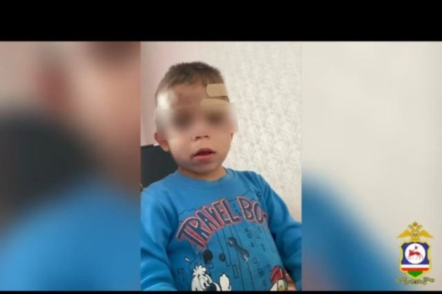 Суд лишил родительских прав Елену Большанину за истязание детей