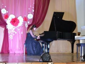 В рамках нацпроекта «Культура» в Амгинскую школу искусств поступили музыкальные инструменты и оборудование