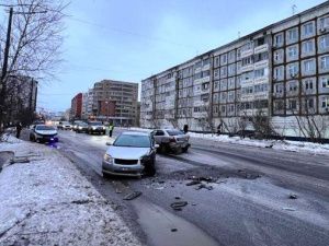 Два человека пострадали в результате ДТП, произошедшего в центре Якутска