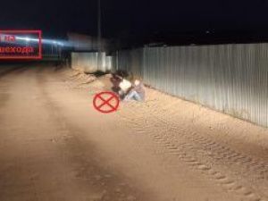 В Якутске водитель совершил наезд на сидевшего на обочине мужчину