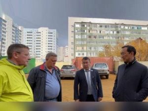 Шесть домов в Якутске до сих пор остаются без отопления. В ситуацию вмешался глава республики, назвав работу коммунальных служб разгильдяйством