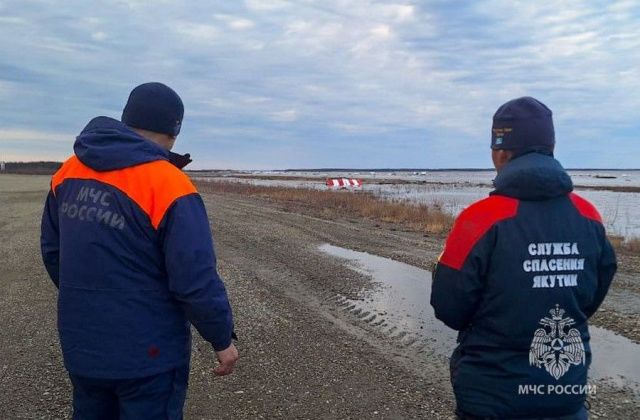 Ледоход на Колыме застыл на месте