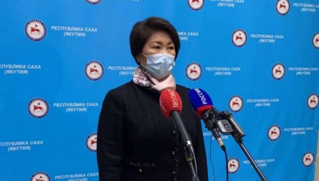 И.о. министра здравоохранения Якутии Лена Афанасьева провела свой первый брифинг оперштаба по коронавирусу