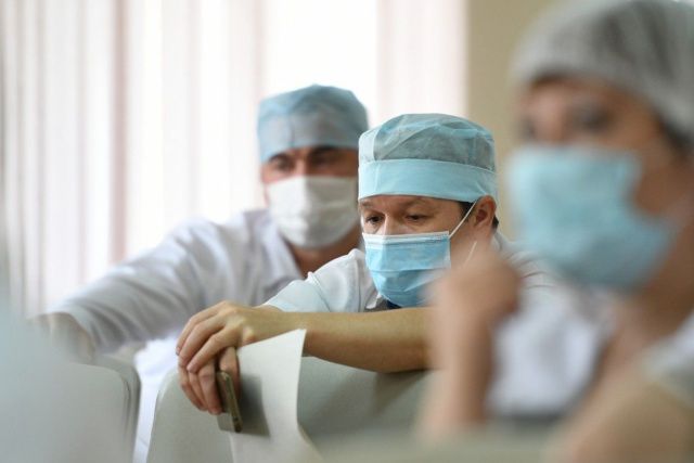 Коронавирус: обойдёмся ли без новых ограничительных мер?