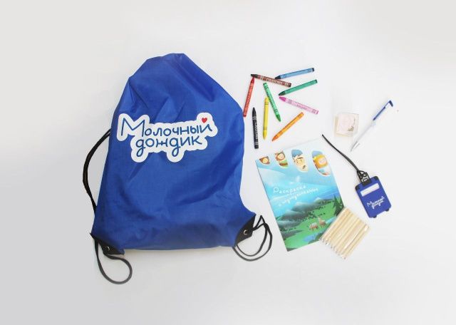 Авиакомпания «Якутия» и Якутский Гормолзавод подготовили дорожный набор для маленьких пассажиров