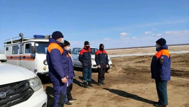 В Якутии за неделю 47 водителей пытались выехать на весенний лед