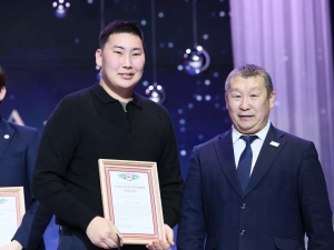 Вклад студентов в тушение лесных пожаров отметили на ректорской ёлке СВФУ