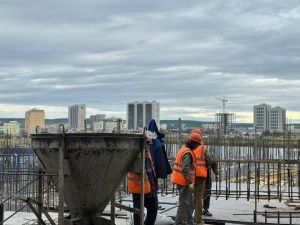 Айсен Николаев и Вячеслав Штыров осмотрели строящиеся объекты в Якутске