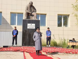 К памятнику Дмитрию Коркину возложили цветы в преддверии международного турнира