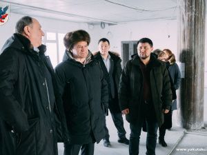 Строительная готовность крупнейшей школы Якутска достигла 80 процентов