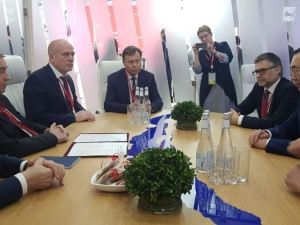 Айсен Николаев и Сергей Левченко на Форуме в Сочи подписали Соглашение о сотрудничестве между регионами