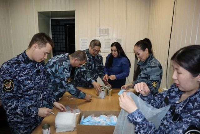 В г. Ленске сотрудники исправительного центра участвуют в оказании помощи мобилизованным гражданам