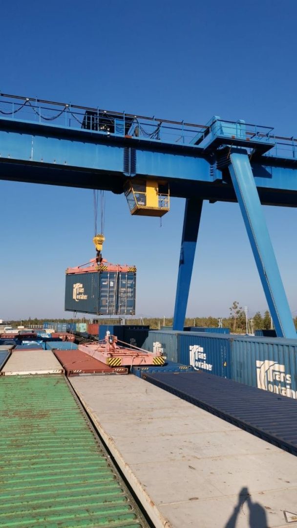 Контейнерный поезд из Москвы прибыл в установленный срок, несмотря на задержку из-за размыва пути на БАМе