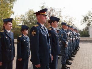 В День государственного флага Российской Федерации сотрудники уголовно-исполнительной системы торжественно приняли присягу и получили удостоверения