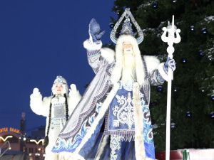 В Якутске состоялась торжественная церемония зажжения первой новогодней елки в стране