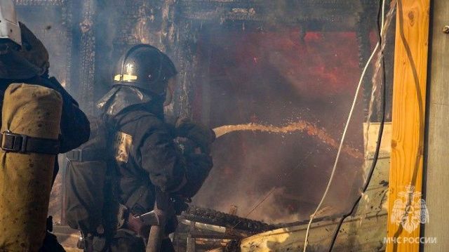 Дежурный прокурор: В Якутии на пожаре погибли мужчина и женщина