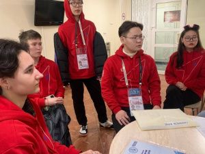 Школьники из Якутии принимают участие в съезде «Движения первых» в Москве