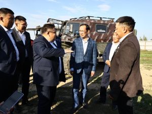 Глава Якутии поддержал предложение открыть в Усть-Алданском районе Якутии цех по производству сельхозтехники