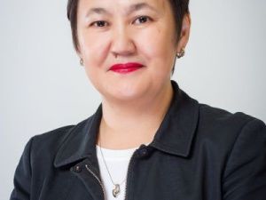 Первый заместитель руководителя Управления ЗАГС Туйаара Такасаева выступит в радиоэфире «Диалог с властью»