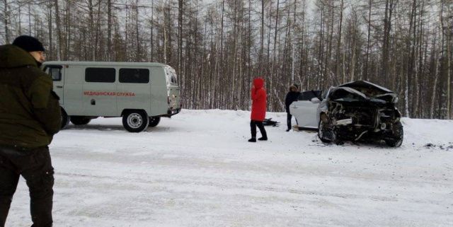 В Алданском районе на трассе столкнулись два автомобиля