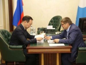 Айсен Николаев провёл рабочую встречу с генеральным директором «Железные дороги Якутии»