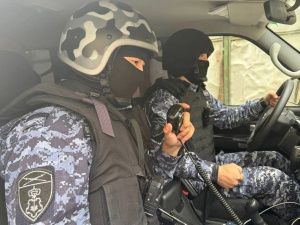 В Среднеколымске росгвардейцы задержали мужчину, ранившего ножом собутыльника