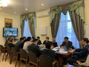 В Министерстве образования и науки РС(Я) состоялось совещание посредством ВКС с муниципальными районами и городскими округами по организации дистанционного обучения