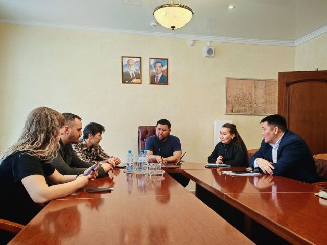 Мэр Якутска пообещал отапливаемый надувной ангар для детского клуба