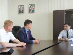 Обсуждены вопросы сотрудничества АО «Саханефтегазсбыт» и Сбербанка