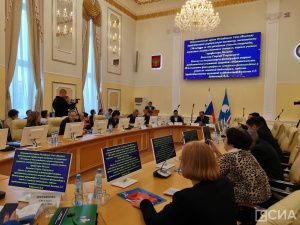 В Якутске обсудили вклад первого профессора из якутян, ученого-североведа Георгия Колесова