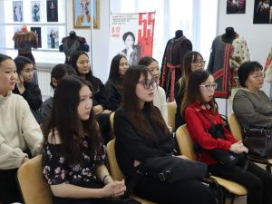 Модельер Лидия Будищева поделилась с студентками советами по защите гранта на модную коллекцию