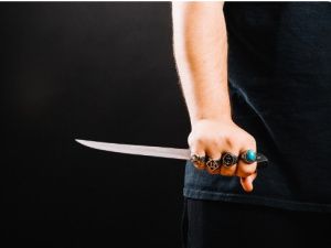 Жительница Хангаласского района ранила ножом сожителя