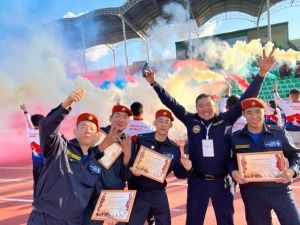 Трем студентам Верхневилюйского техникума вручили знаки «Доблесть и честь»