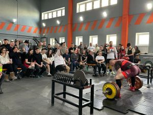 Более 30 атлетов участвовали в кубке республики по становой тяге