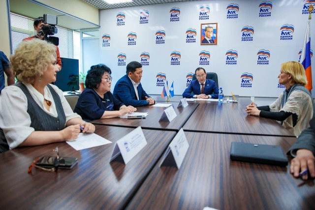 Глава Якутии поручил оказать помощь семьям с детьми 