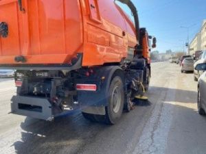 Уборка пыли и ямочный ремонт в Якутске 12 мая