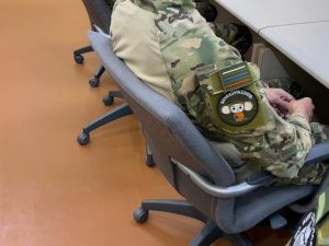 Участникам СВО по поручению Ил Дархана вручены якутские ножи