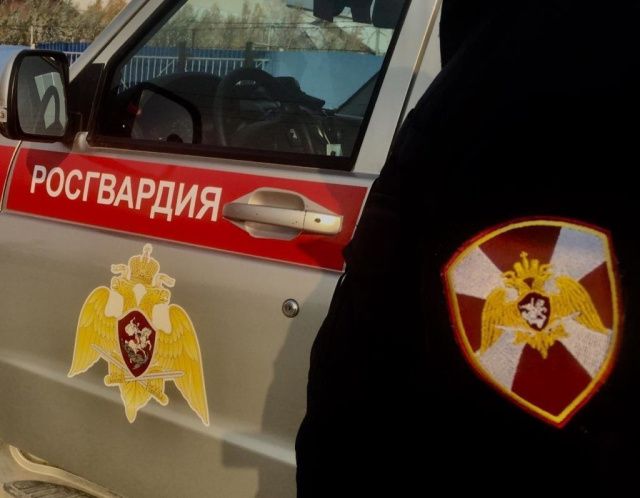 Патруль Росгвардии задержал двух жителей Якутска, у одного из которых изъято наркотическое вещество