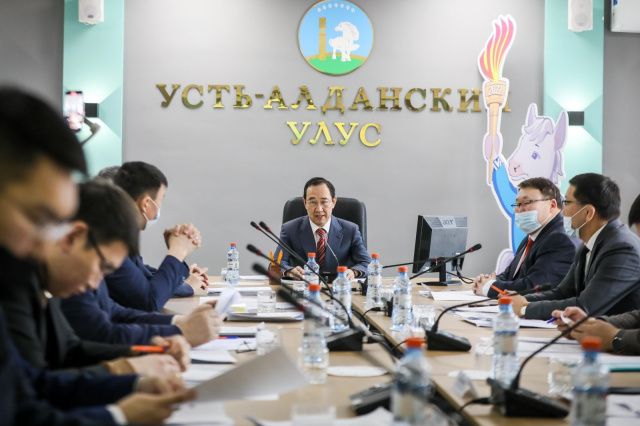 Глава Якутии проверил готовность Усть-Алданского района к VIII Спортивным играм народов республики
