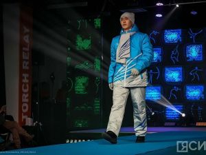 Очертания крыла стерха нанесли на экипировку участников эстафеты огня VIII игр «Дети Азии»