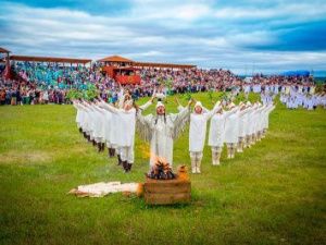 Юбилейный «Ысыах Туймаады»: 22 конкурса, сэргэ мас-рестлеров, палаточный городок и другие нововведения