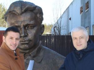 В Нерюнгри установят памятник Максиму Аммосову работы дочери Емельяна Ярославского