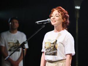 Премьерой концерта «Арбатский дворик» к 100-летию Булата Окуджавы Русский театр завершил сезон 