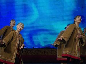 Ансамбль «Сюрприз» представил программу «Узоры единства»